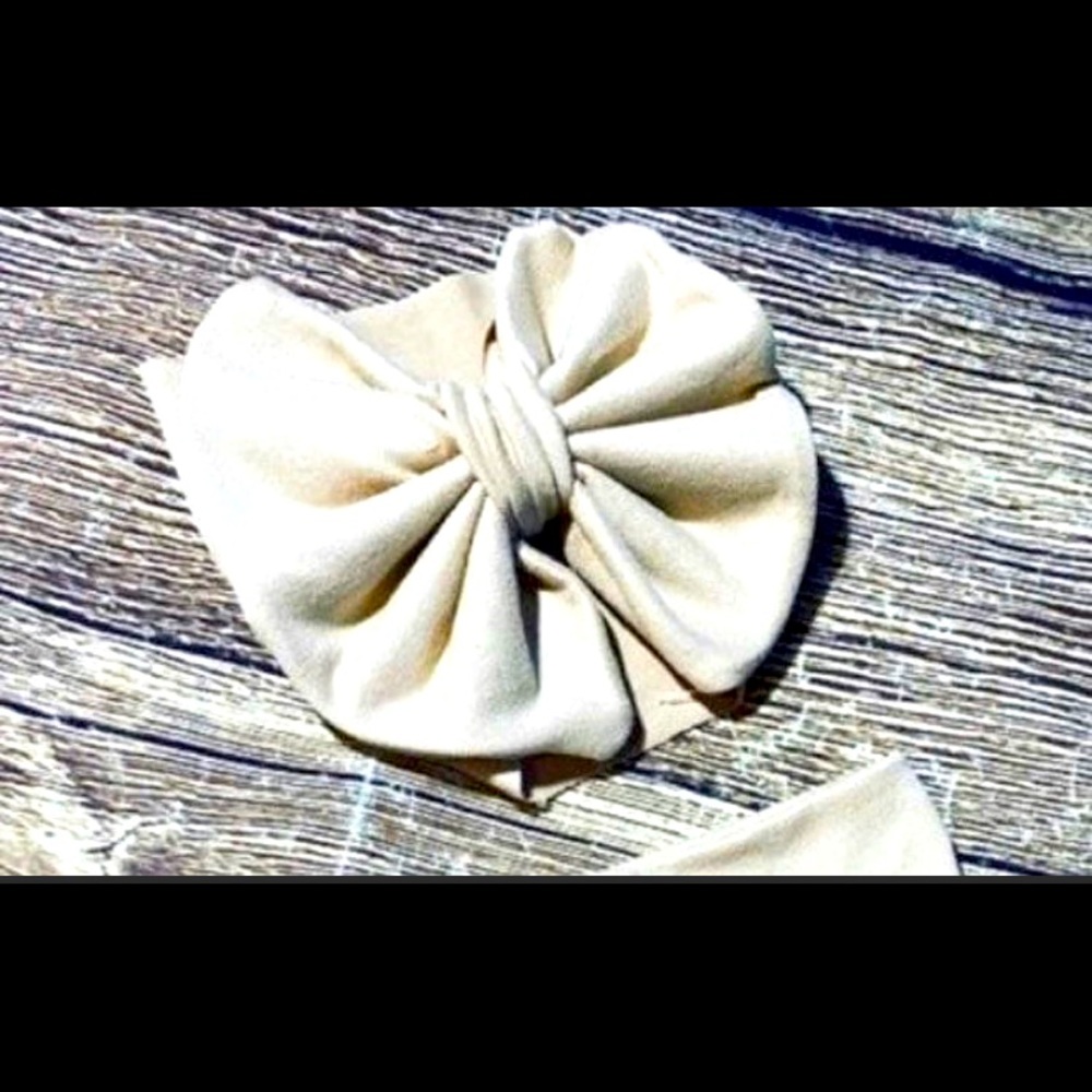 Beige nude cream creme bow bow 0-24months